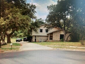 Building Photo - 9203 Wickheather St