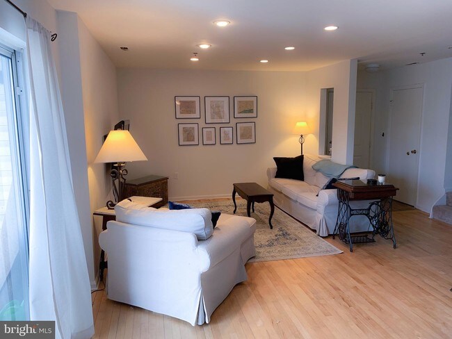 Foto del edificio - 553 McManus Way