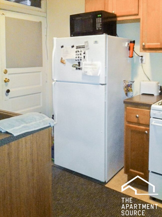 Building Photo - 2206 W Foster Ave