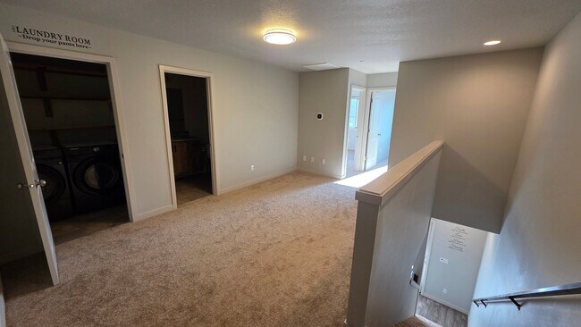 Foto del edificio - 129 N 44th Pl