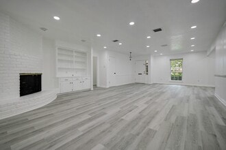 Building Photo - 9807 Braewick Dr