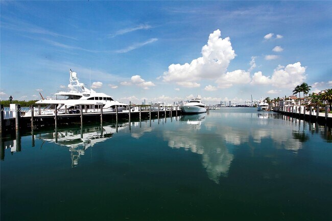 Building Photo - 19216 Fisher Island Dr