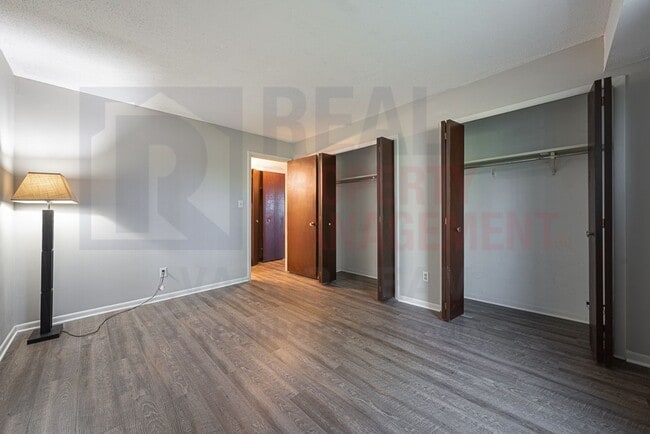Foto del edificio - 10760 Ravenna Rd