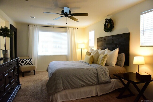 Foto del edificio - 507 Moonlight Dr