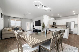 Building Photo - 212 Apache Plum Dr