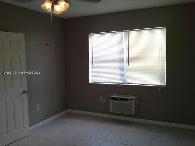 Foto del edificio - 1633 N Treasure Dr