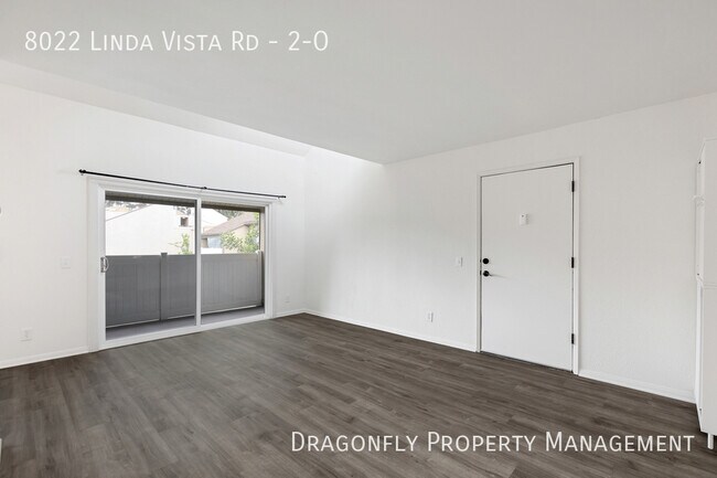 Foto del edificio - 8022 Linda Vista Rd