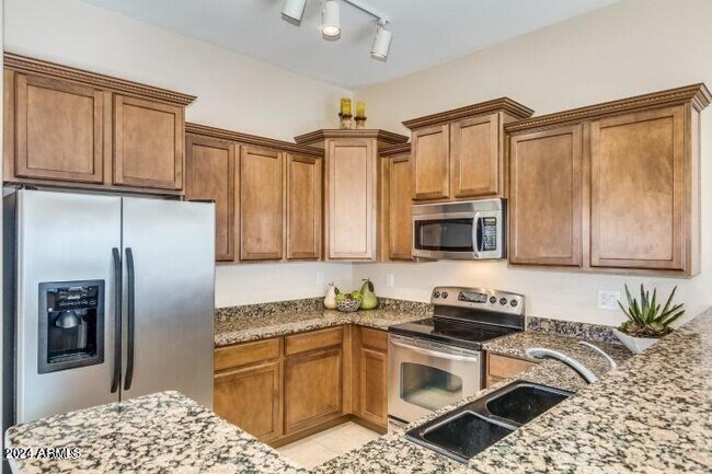 Building Photo - 2725 E Mine Creek Rd