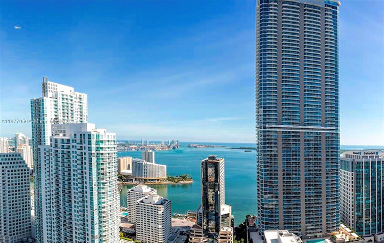 Primary Photo - 1010 Brickell Ave
