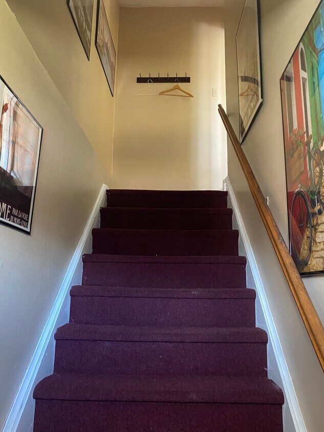 Separate entrance - 183 Litchfield Ave