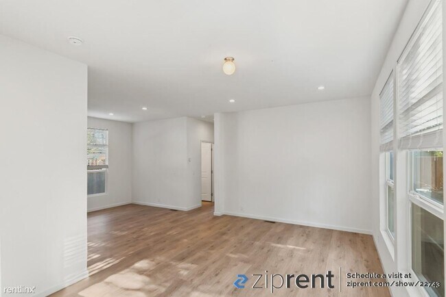 Foto del edificio - 3 br, 2 bath House - 1133 Lovell Ave, Camp...