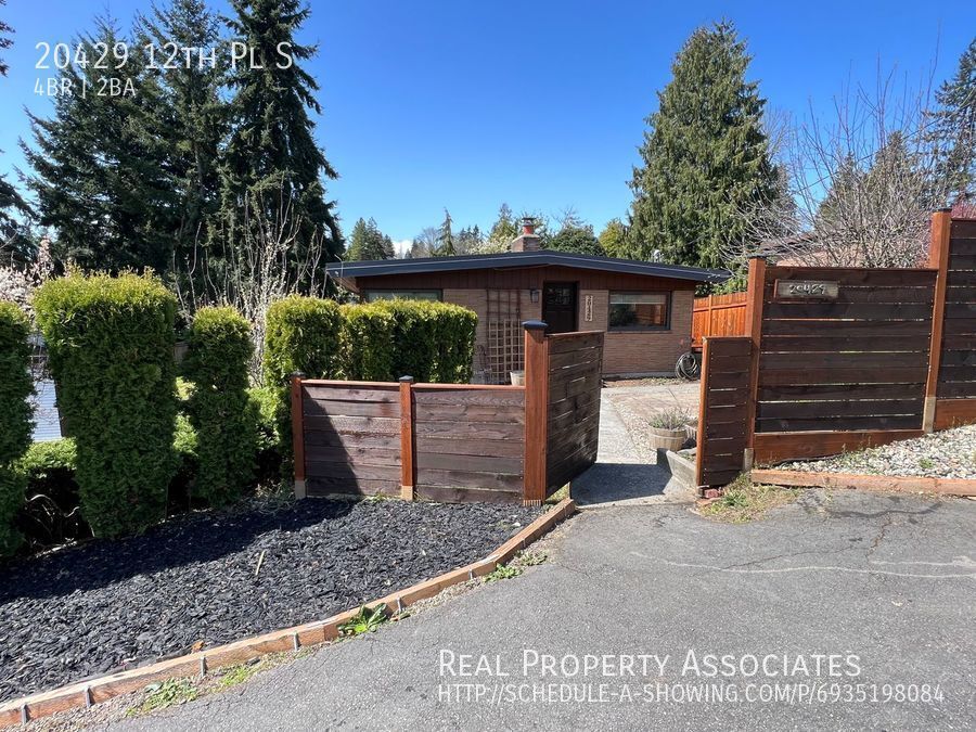 Primary Photo - 4 Bedroom Home in SeaTac