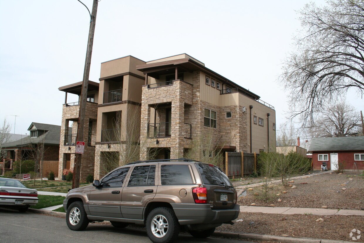 Building Photo - 2741 Java Ct