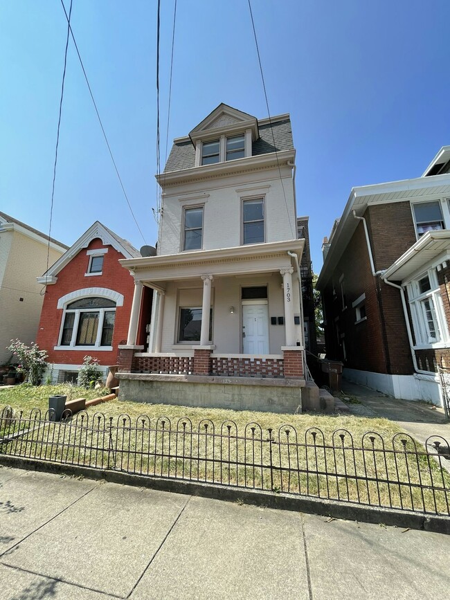 Foto del edificio - 1703 Holman St