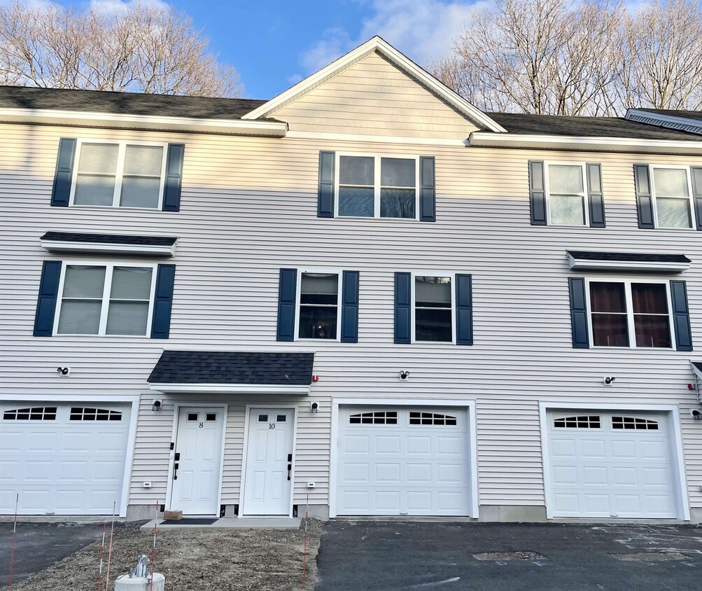 10 Sapphire Ln, Nashua, NH 03064 Townhome Rentals in Nashua NH