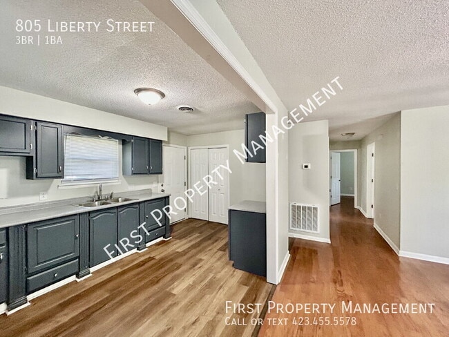 Building Photo - 805 Liberty St