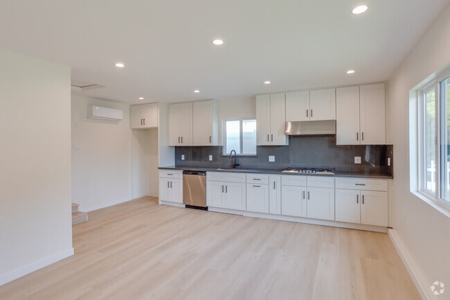 1BR, 1BA - 504SF - Living Room - 8601 Delco Ave