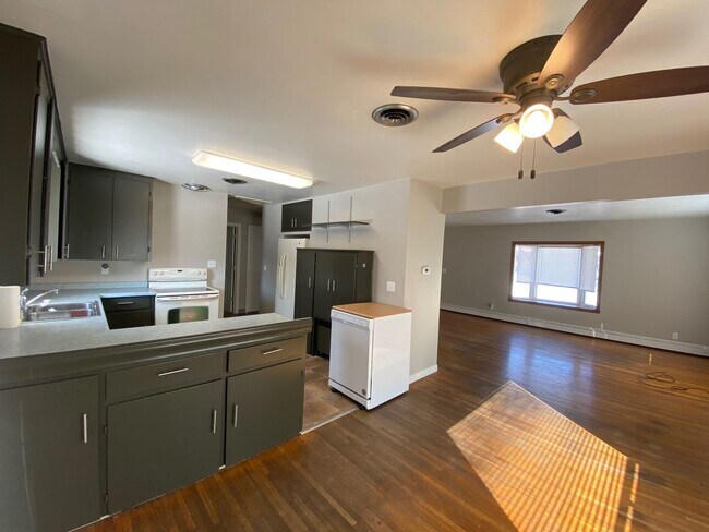 Foto del edificio - 3 Bedroom House Near NDSU!!