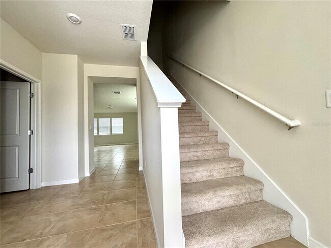 Building Photo - 10904 Leafshore Lp