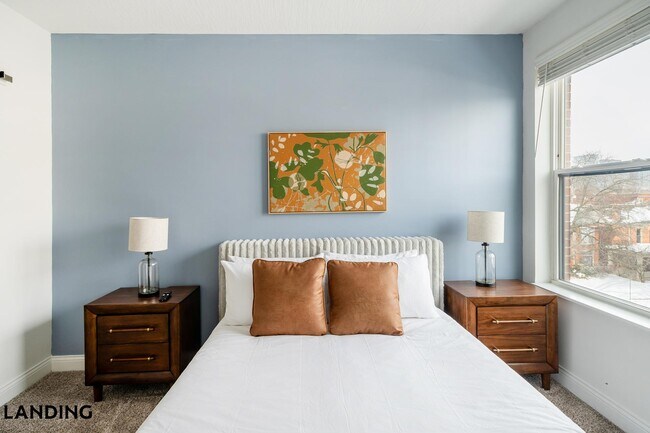 Foto del edificio - 210 W 5th Ave