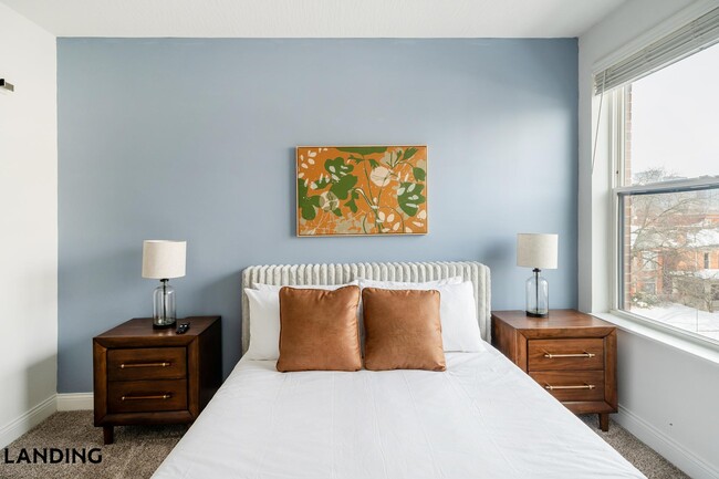 Building Photo - 210 W 5th Ave