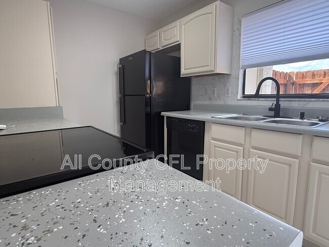 Building Photo - 1625 Long Ridge Ct