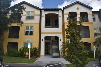 Building Photo - 11520 Villa Grand