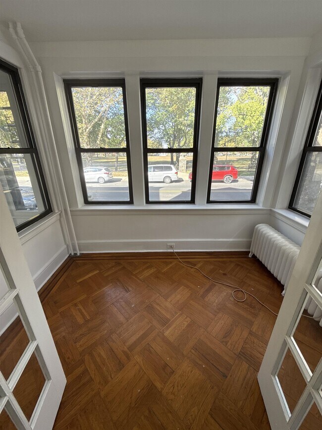 Foto del edificio - 644 WESTSIDE Ave