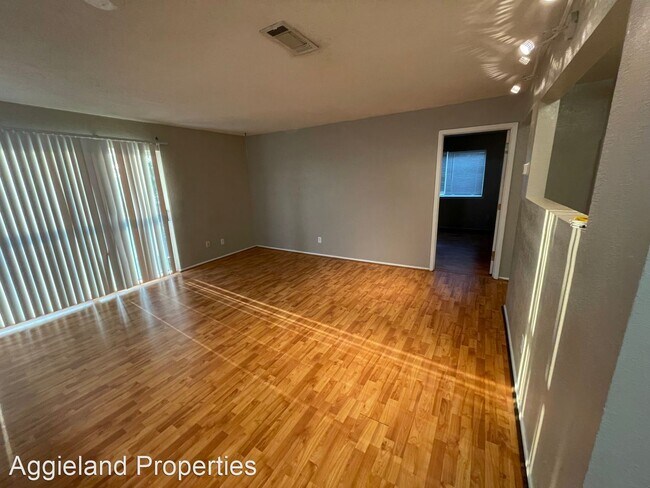 Building Photo - 2 br, 2 bath House - 1108 Autumn Circle - C