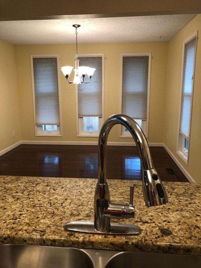 Foto del edificio - Great Home on Corner Lot!