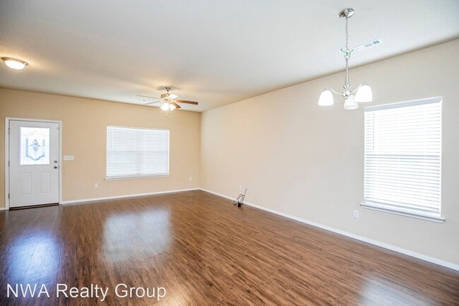 Building Photo - 3 br, 2 bath House - 6304 SW Chestnut Hill...
