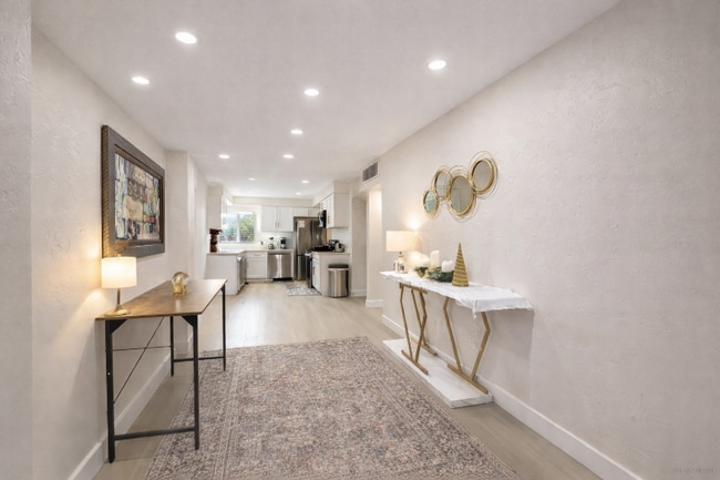 Building Photo - 5827 W Vista Ave