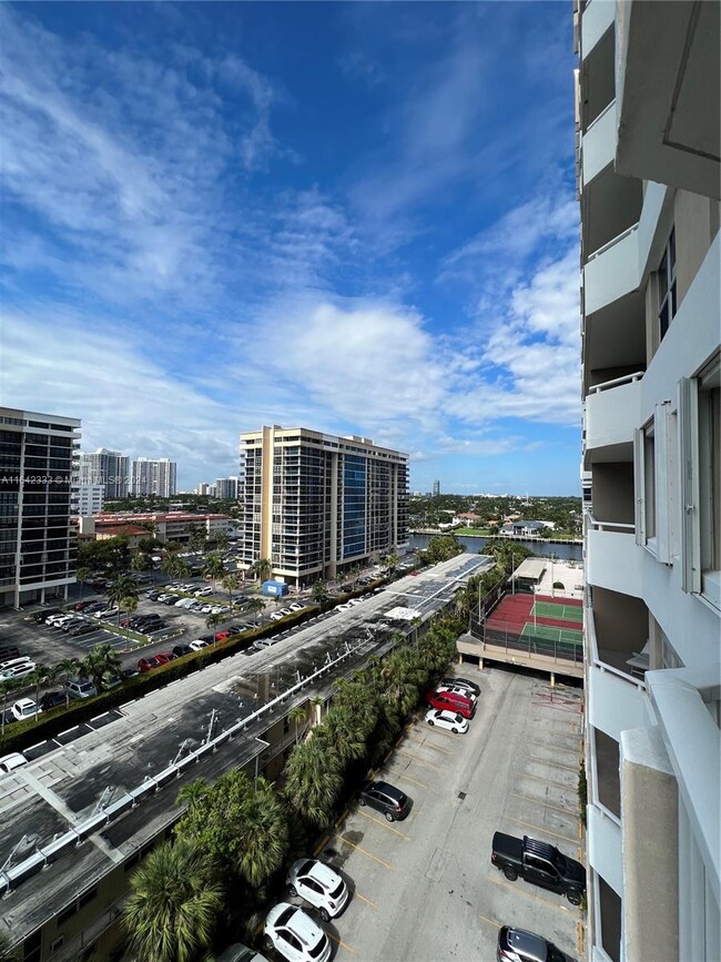 Foto del edificio - 1985 S Ocean Dr