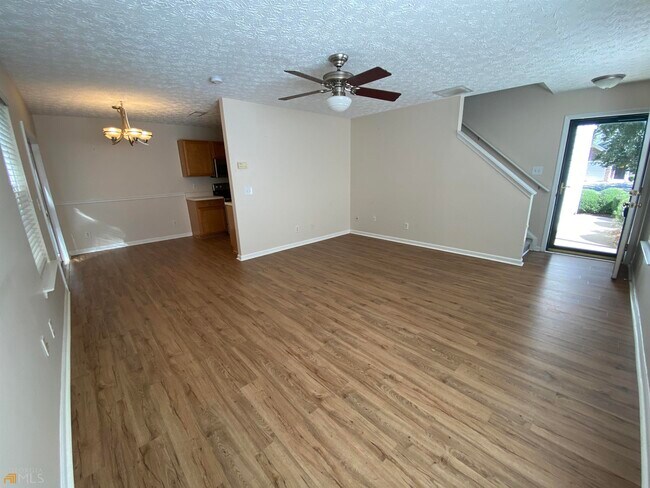 Building Photo - 143 Ilex Dr