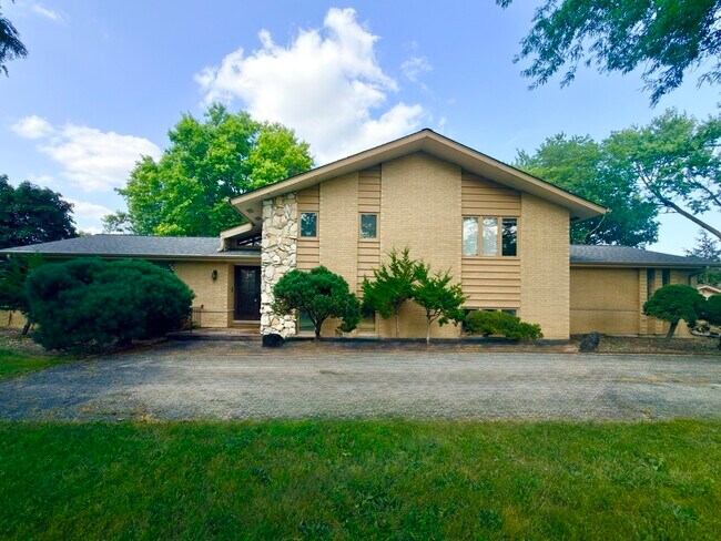 Foto del edificio - 7826 Dunham Rd