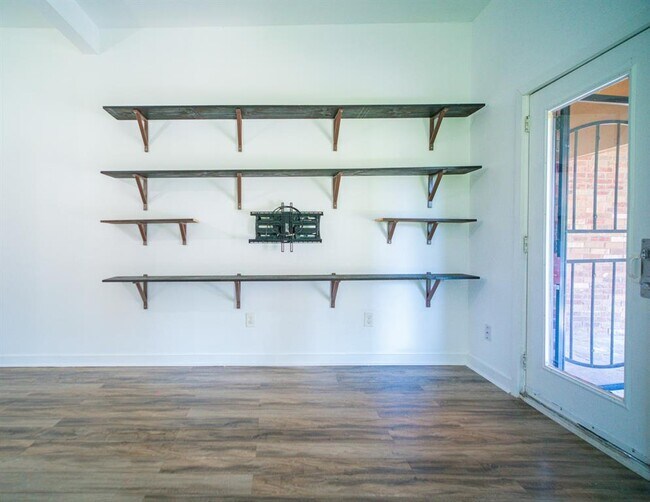 Foto del edificio - 2121 Everett St