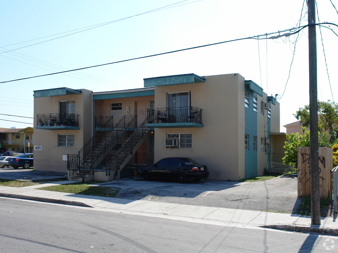 Building Photo - 1600 NW 3rd St