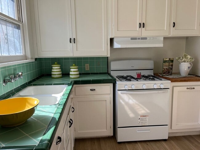 Building Photo - Single Story Home