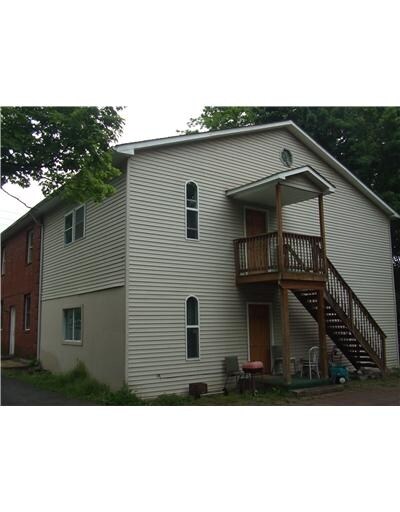 Building Photo - 103 Oak St