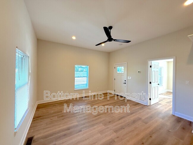 Photo - 1112 Pegram St House