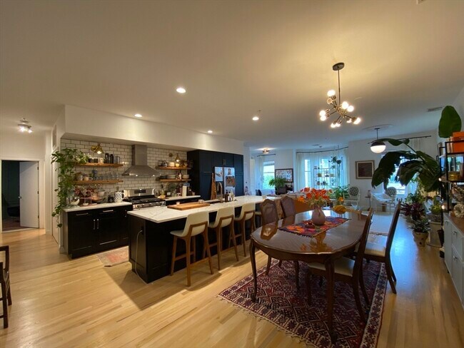 Foto del edificio - 877 Harrison Ave
