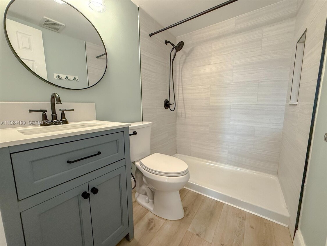 Foto principal - 3211 SW 44th St