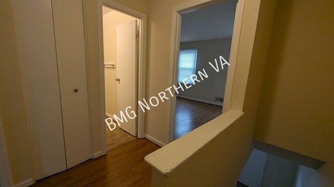 Photo - 9819 Town Ln House