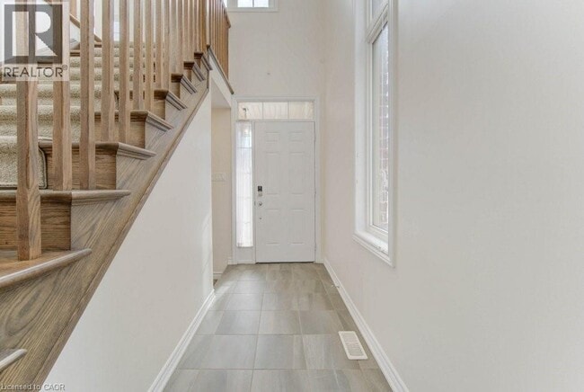 Building Photo - 361 Beechdrops Dr