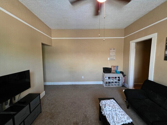 Foto del edificio - 583 S 2nd Ave