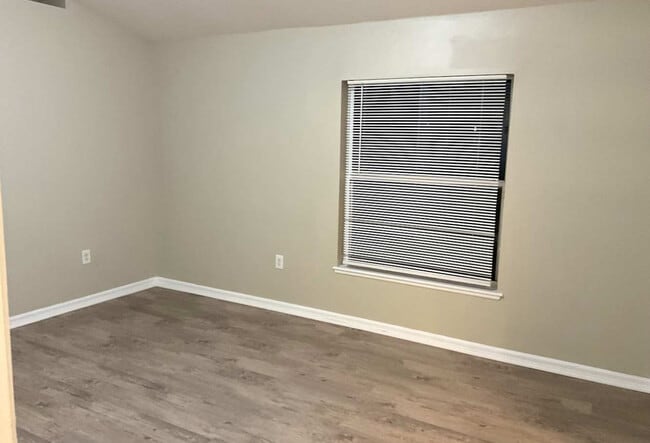 Building Photo - 9737 S 53rd Ave