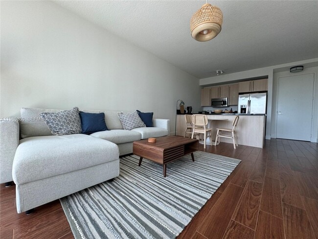 Foto del edificio - 79 SW 12th St