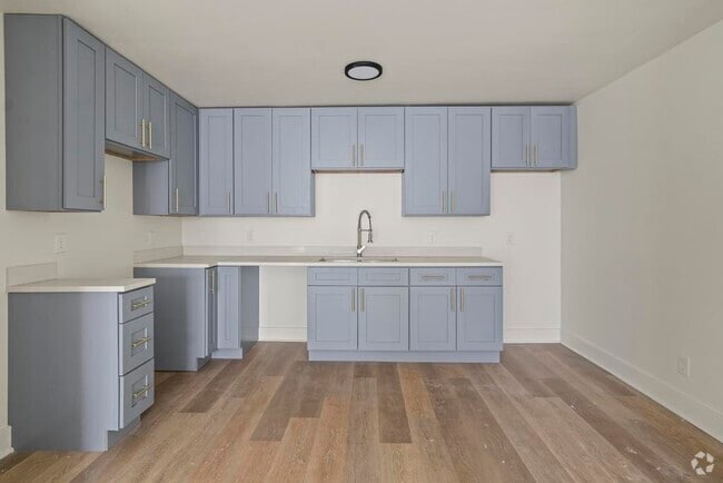 Building Photo - Greenway Trail Apartments