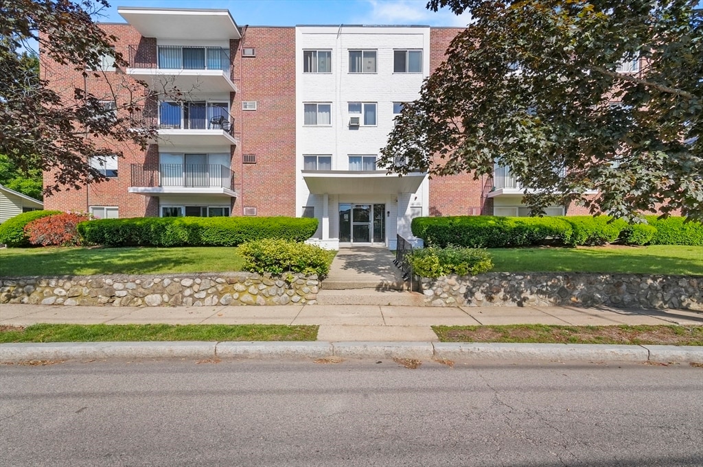 Primary Photo - 260 Tremont St