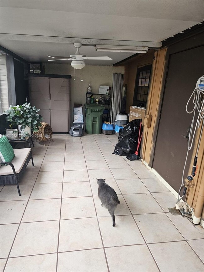 Foto del edificio - 10371 Jasmine Ct